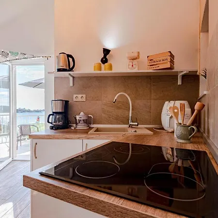 2 Bedroom Cozy In Διαμέρισμα *