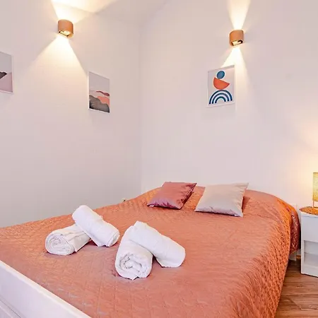 2 Bedroom Cozy In