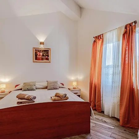 Διαμέρισμα 2 Bedroom Cozy In